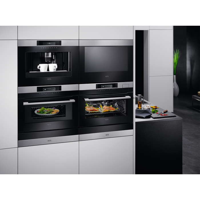 Backofen-mit-Mikrowellenfunktion-AEG
