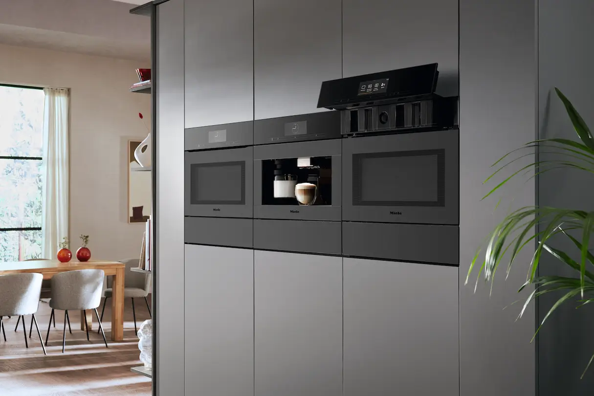 Miele-Einbaukaffeevolllautomat-Gesamtansicht