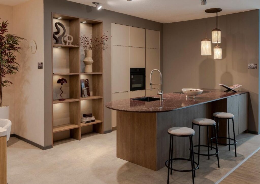 Ballerina-Design-Inselkueche-mit-Tresen Neuheiten bei Ballerina 2026 Ballerina Design Inselküche mit Tresen