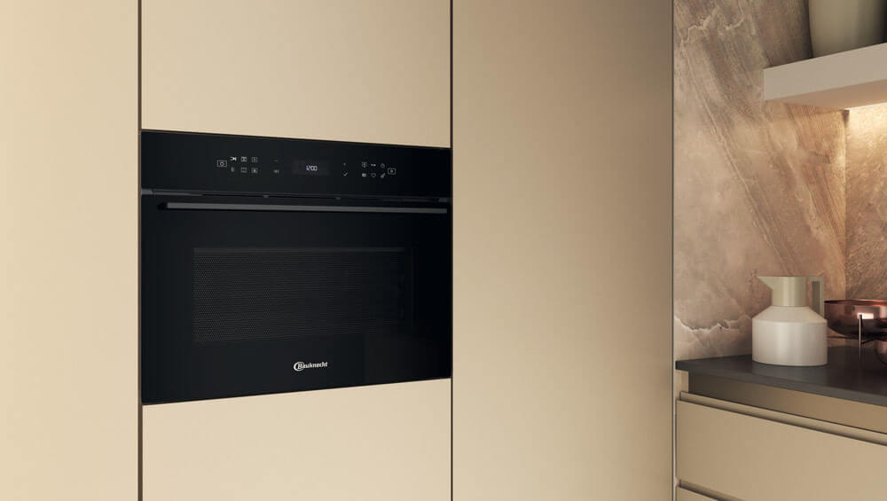 Bauknecht Kompaktbackofen seitlich Bauknecht Kompaktbackofen und Mikrowelle im Vergleich