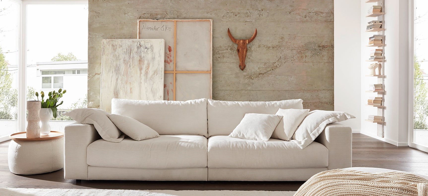 Marc Harris Sofa hell