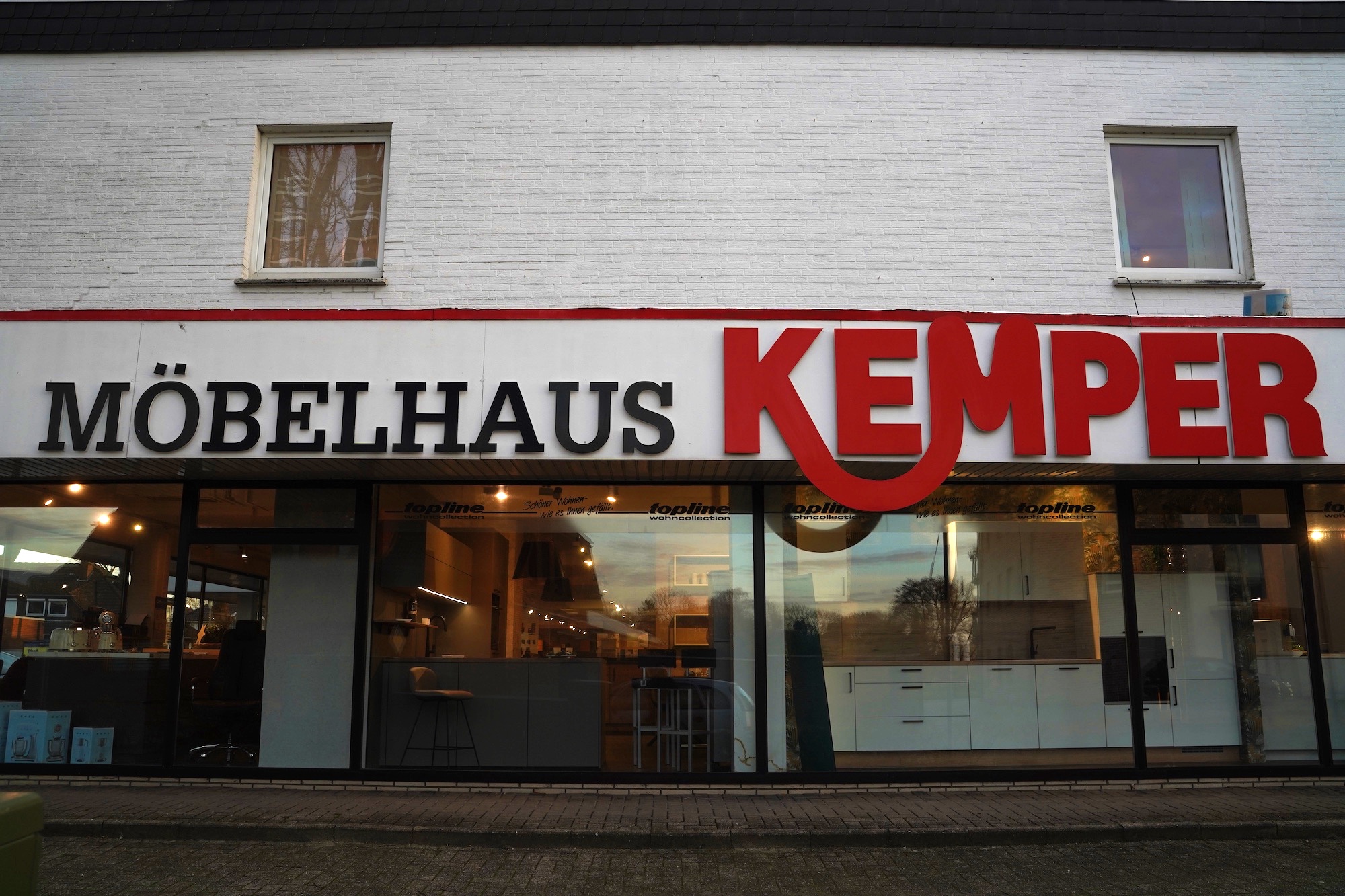 Möbel Kemper außen Logo